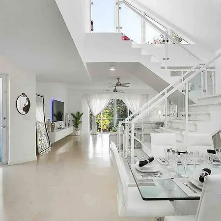 Monroe Mansion Villa